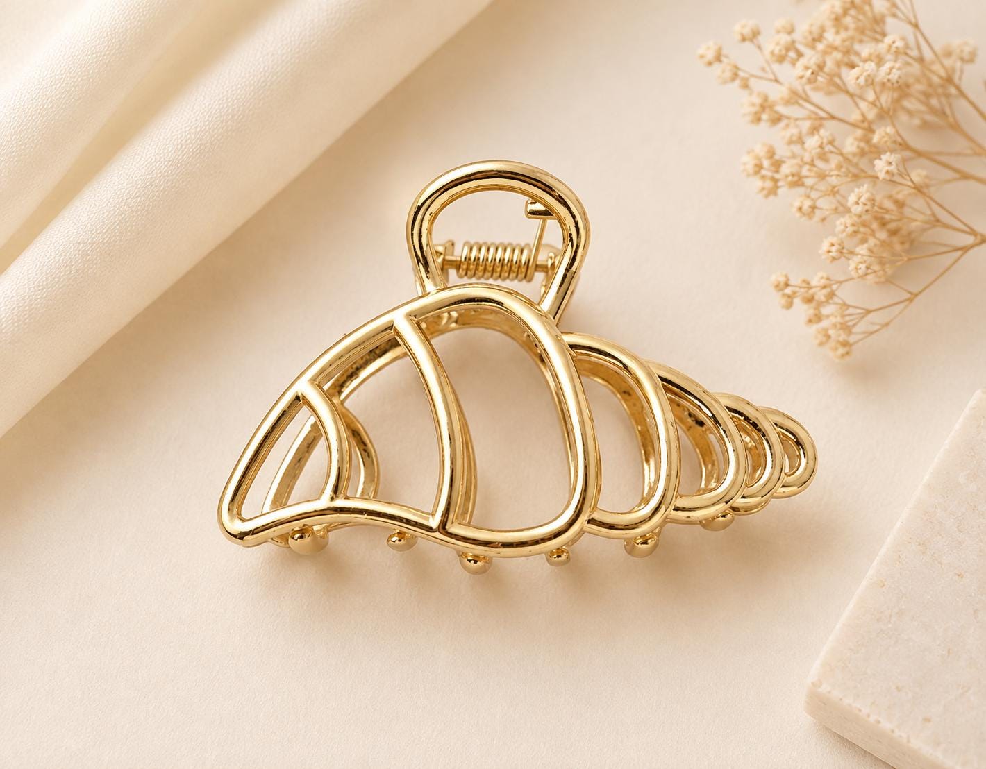 Large Gold Wire Cage Claw Clip, Minimalist Hair Accessory for Thick Hair
